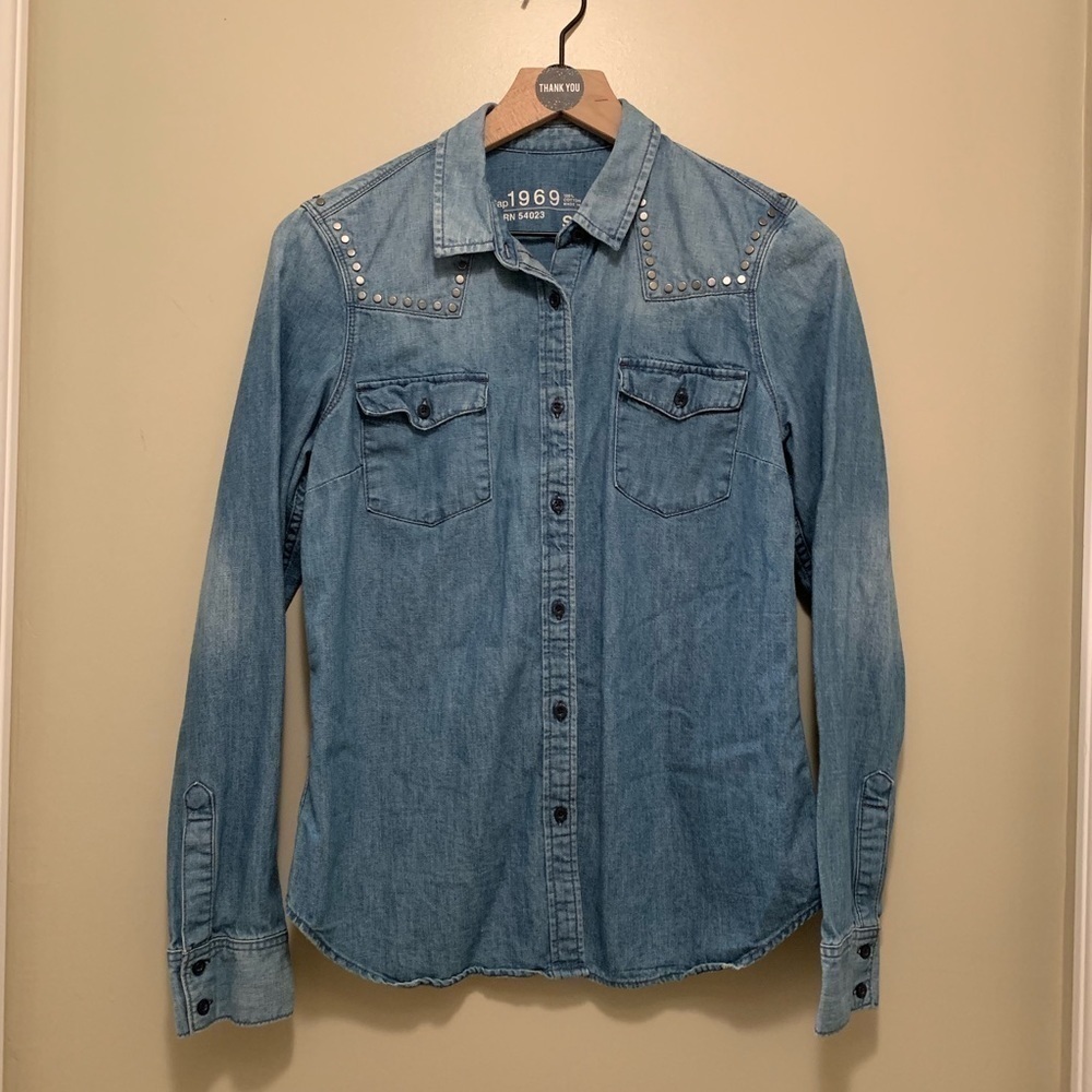 GAP ladies shirt